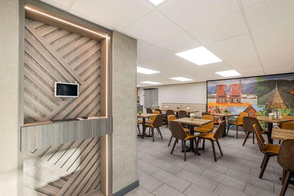 Clarion Pointe Sevierville-Pigeon Forge 餐厅 照片